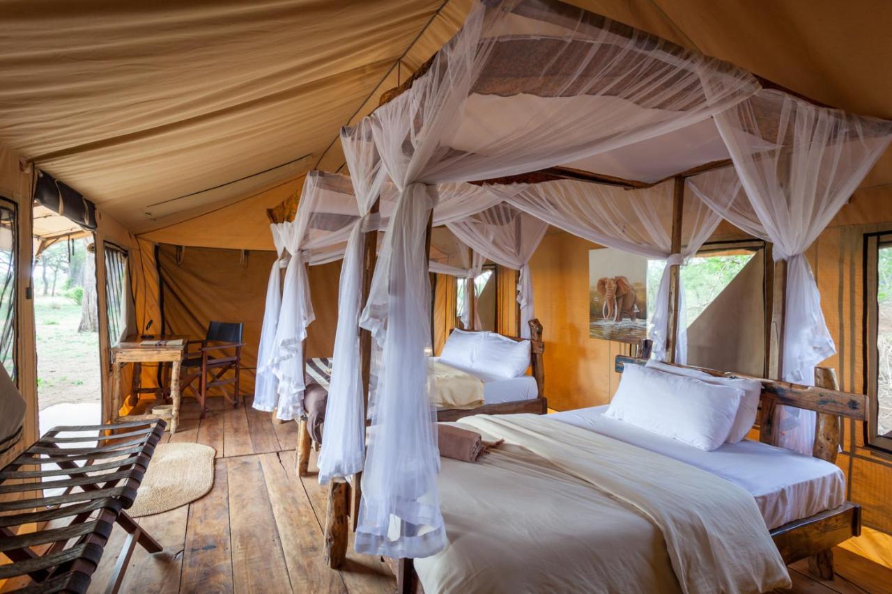 Baobab Tented Camp Kwa Kuchinia エクステリア 写真