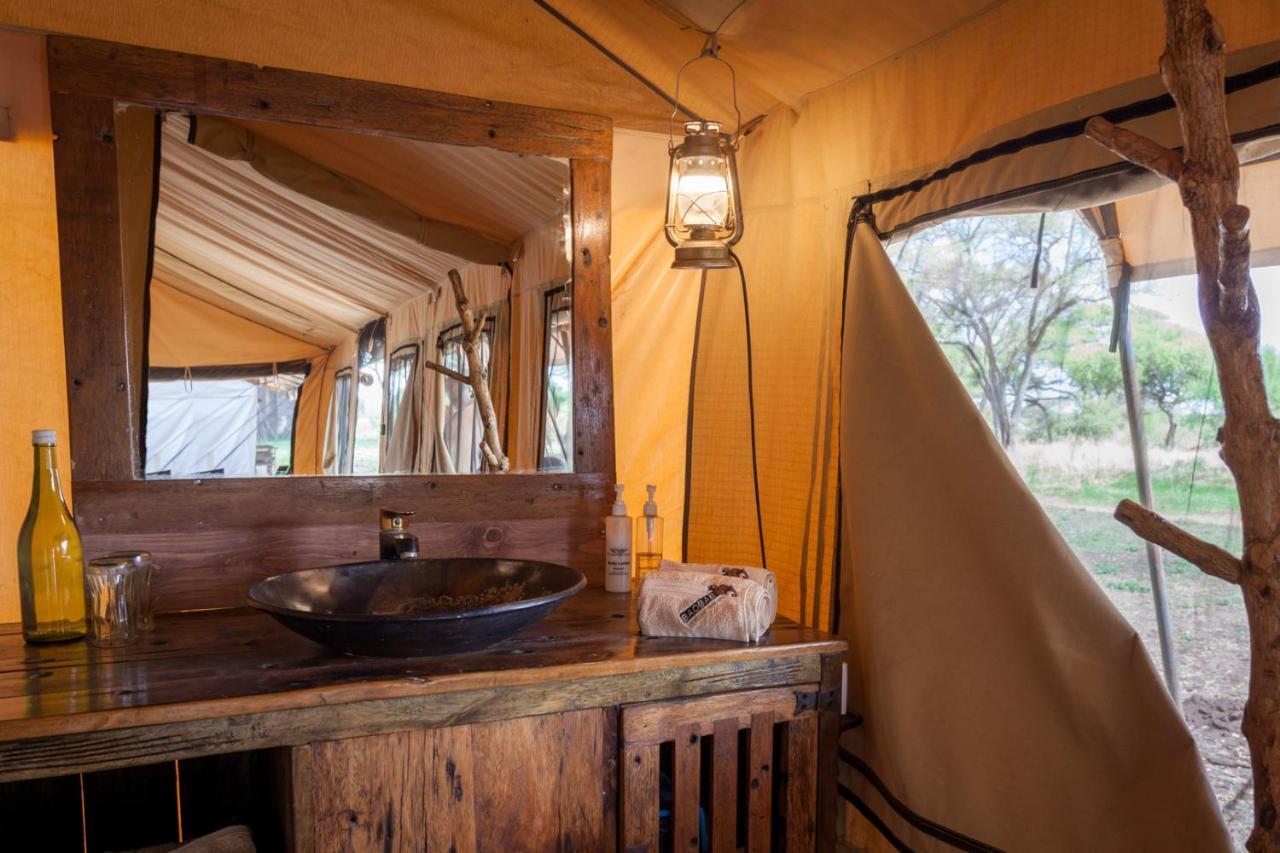 Baobab Tented Camp Kwa Kuchinia エクステリア 写真