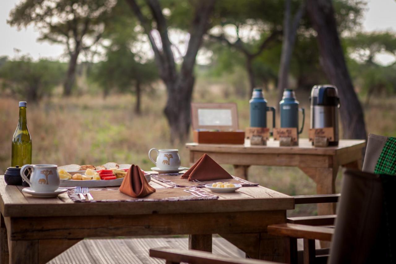 Baobab Tented Camp Kwa Kuchinia エクステリア 写真