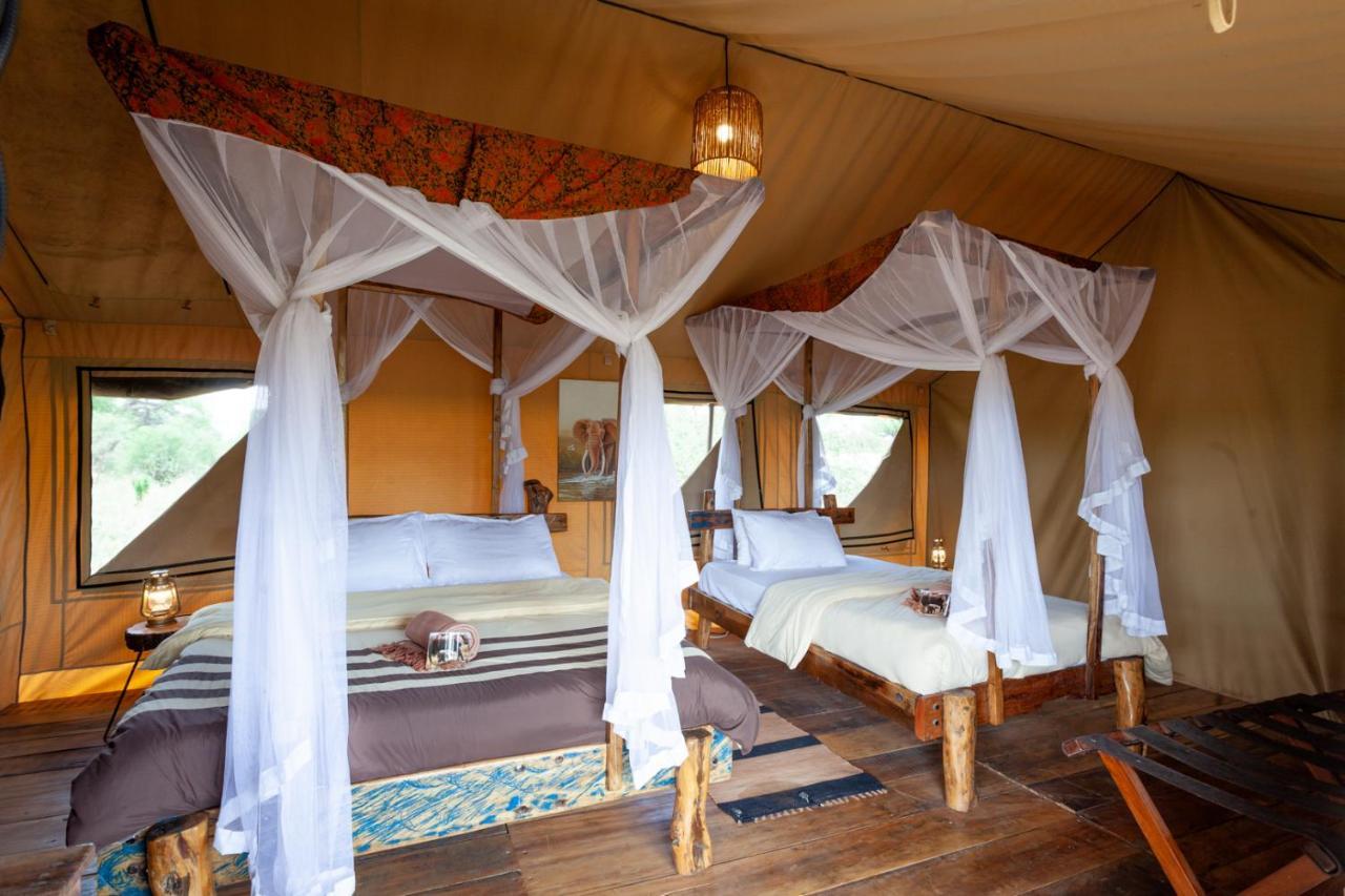 Baobab Tented Camp Kwa Kuchinia エクステリア 写真