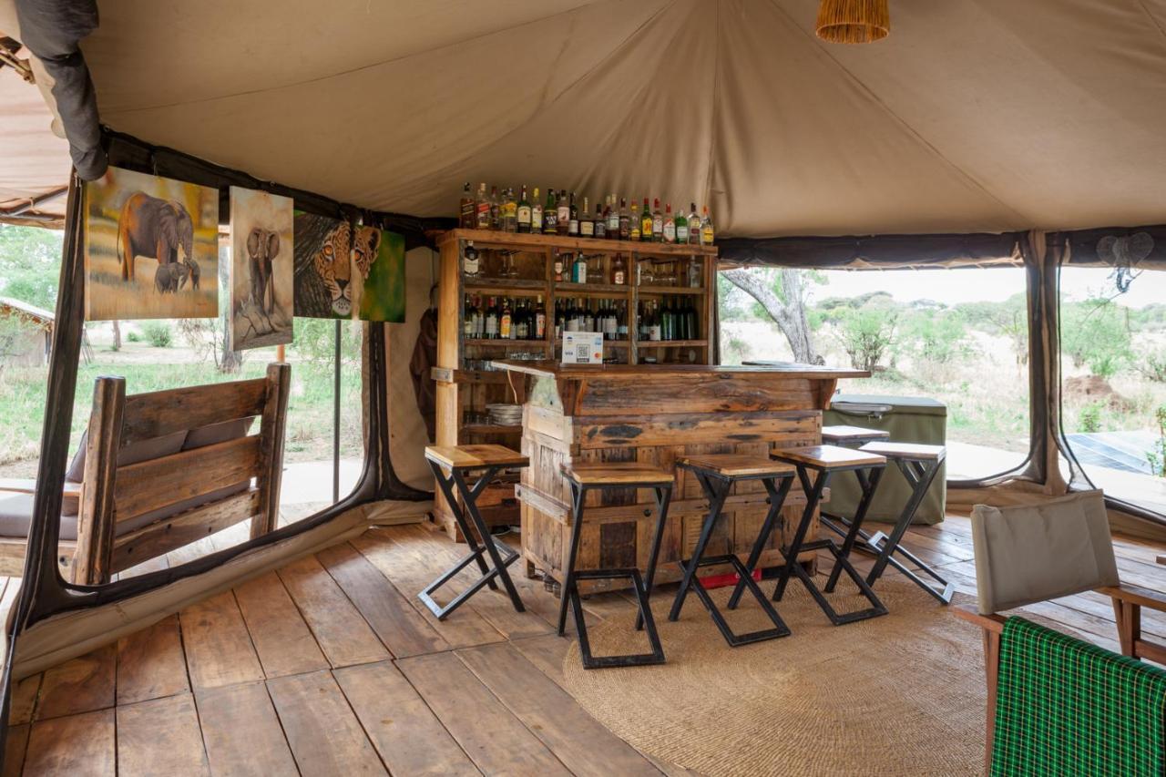 Baobab Tented Camp Kwa Kuchinia エクステリア 写真