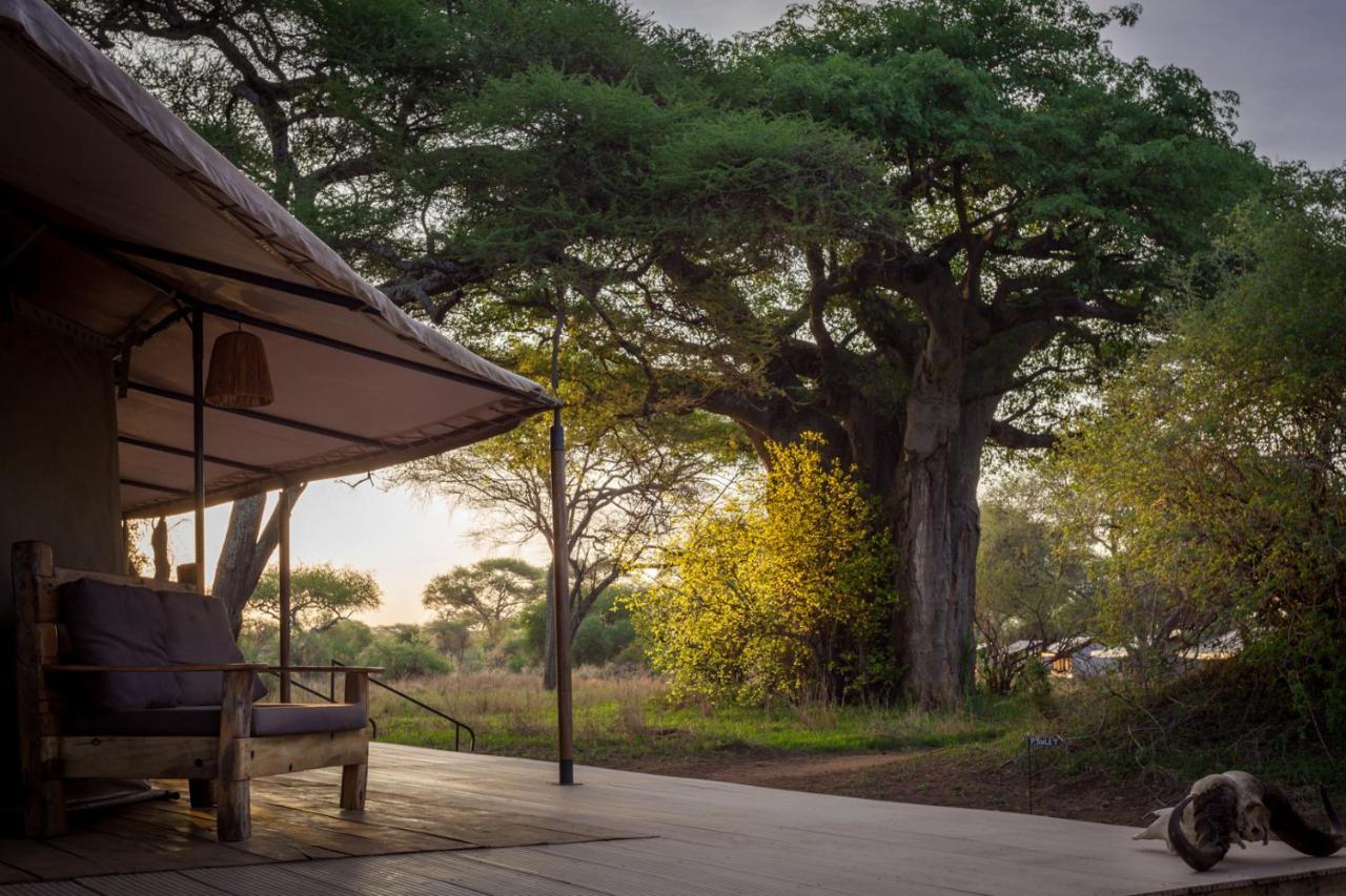 Baobab Tented Camp Kwa Kuchinia エクステリア 写真